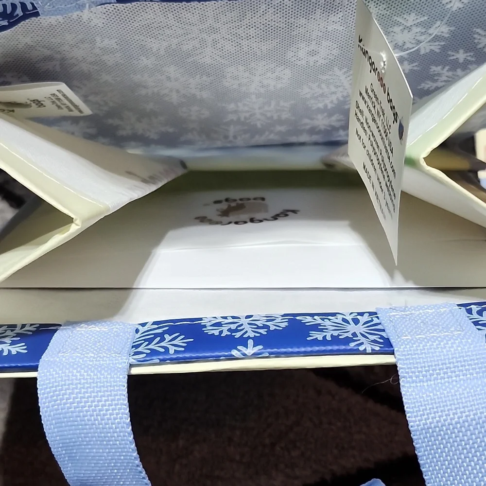 SNOWFLAKE KANGAROOO 3-IN-1 REUSABLE GIFT MAILER BAG SET-OF-2 BUNDLE